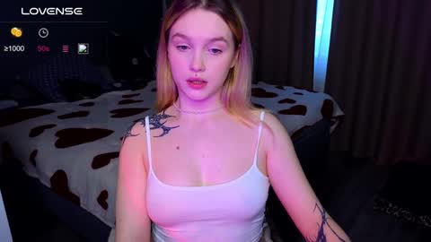 Snapshot of cute_summer_breathe chatting on 01-13-25, 11:08 Sue online show from 01-13-25, 11:08