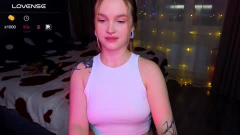 Snapshot of cute_summer_breathe chatting on 01-16-25, 06:27 Sue online show from 01-16-25, 06:27