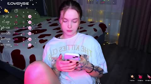 Snapshot of cute_summer_breathe chatting on 01-25-25, 05:08 Sue online show from 01-25-25, 05:08