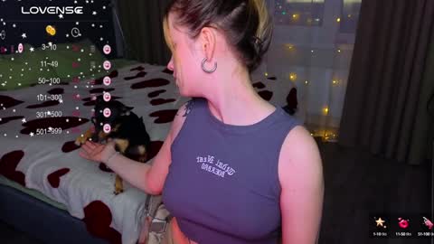 Snapshot of cute_summer_breathe chatting on 01-29-25, 07:00 Sue online show from 01-29-25, 07:00