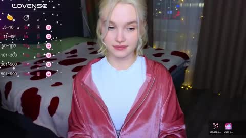 Snapshot of cute_summer_breathe chatting on 03-01-25, 04:44 Sue online show from 03-01-25, 04:44