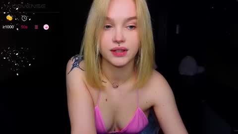 Snapshot of cute_summer_breathe chatting on 10-03-25, 05:21 Sue online show from 10-03-25, 05:21