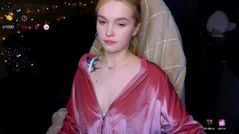 Snapshot of cute_summer_breathe chatting on 10-28-25, 08:44 Sue online show from 10-28-25, 08:44