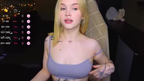 Snapshot of cute_summer_breathe chatting on 11-26-25, 07:59 Sue online show from 11-26-25, 07:59