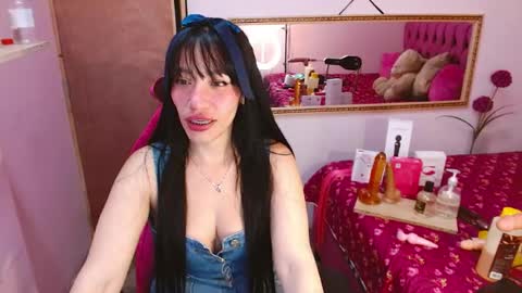 Snapshot of cute_zoe1 chatting on 06-14-26, 06:54 cute_zoe1 online show from 06-14-26, 06:54