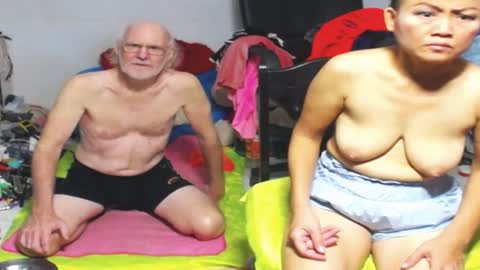 Snapshot of cuteandsexyone chatting on 02-06-25, 09:11 CuteAndSexyOne Na and Brian online show from 02-06-25, 09:11