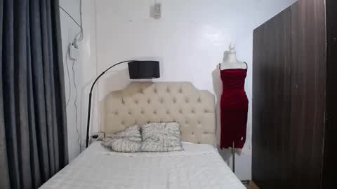 Snapshot of cutebadtgirl chatting on 03-28-26, 06:18 MIKAY online show from 03-28-26, 06:18