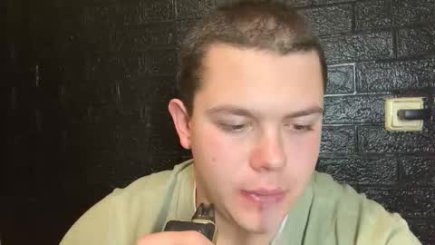 Snapshot of cutebutnaughty_ chatting on 11-21-25, 08:18 Alex online show from 11-21-25, 08:18