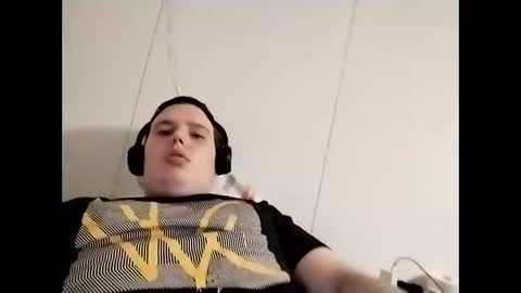 CuteguyBWC92 online show from 12-04-25, 11:02