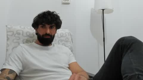 Snapshot of cuteeboy chatting on 04-28-26, 05:29 cuteeboy online show from 04-28-26, 05:29