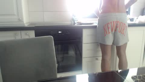 Snapshot of cuteeboy chatting on 05-01-26, 06:29 cuteeboy online show from 05-01-26, 06:29