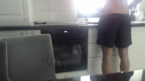 Snapshot of cuteeboy chatting on 05-05-26, 05:48 cuteeboy online show from 05-05-26, 05:48