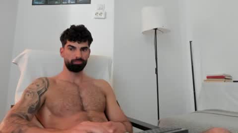 Snapshot of cuteeboy chatting on 06-26-26, 06:07 cuteeboy online show from 06-26-26, 06:07