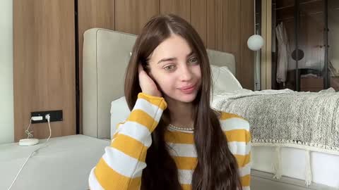 Snapshot of cuteelsa_ chatting on 02-02-25, 04:05 Elsa online show from 02-02-25, 04:05