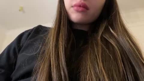 Snapshot of cuteelsa_ chatting on 02-19-25, 03:49 Elsa online show from 02-19-25, 03:49