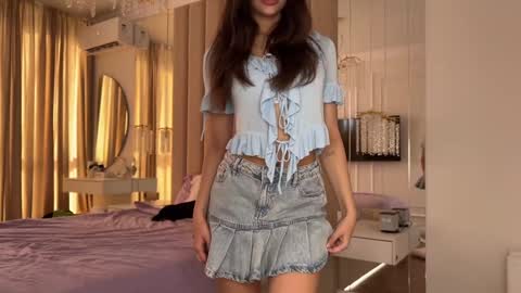 Snapshot of cuteelsa_ chatting on 09-23-25, 07:33 Elsa online show from 09-23-25, 07:33