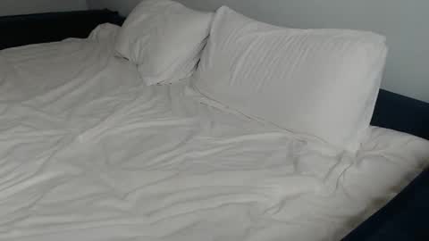 Snapshot of cuteemouse chatting on 12-28-24, 01:59 Anna online show from 12-28-24, 01:59