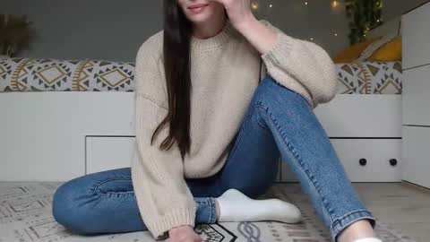 Snapshot of cuteemouse chatting on 11-27-25, 11:23 Anna online show from 11-27-25, 11:23