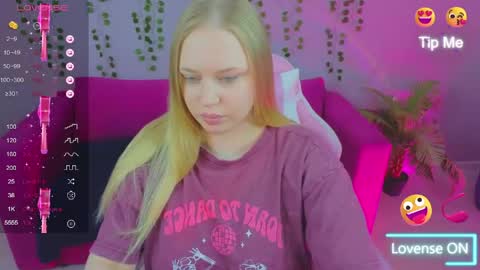 Snapshot of cutefever chatting on 04-19-26, 01:05 Amyy online show from 04-19-26, 01:05