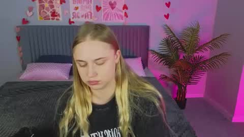 Amyy online show from 07-08-26, 12:59