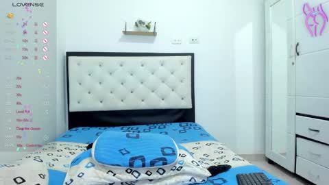 Snapshot of cutelatinax chatting on 02-15-25, 03:39 cutelatinax Twtter Onlyfns online show from 02-15-25, 03:39