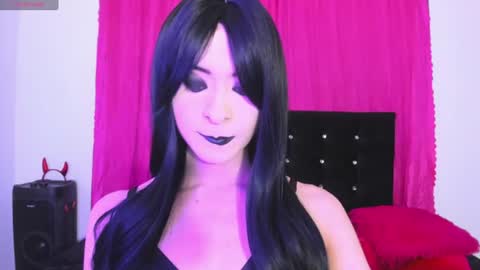 Snapshot of cutenaked_8 chatting on 08-10-26, 12:04 Natalie online show from 08-10-26, 12:04