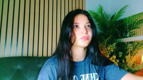 Snapshot of cuteness__girl chatting on 09-16-25, 05:19 cuteness__girl online show from 09-16-25, 05:19