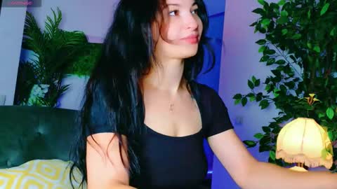 Snapshot of cuteness__girl chatting on 09-21-25, 04:47 cuteness__girl online show from 09-21-25, 04:47