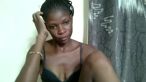 Snapshot of cutequeen8 chatting on 01-21-25, 07:06 Cutequeen8 online show from 01-21-25, 07:06