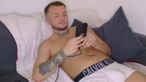 cutescottishlad online show from 10-14-25, 05:25