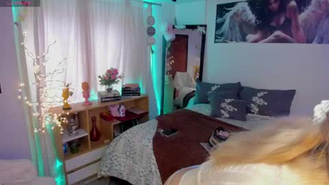 cuteweed420 online show from 05-13-26, 09:44