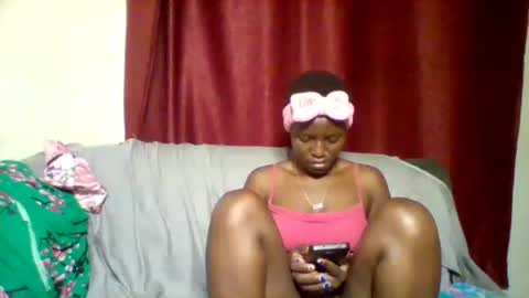 Snapshot of cutey_lunar chatting on 01-28-25, 03:46 cutey_lunar online show from 01-28-25, 03:46