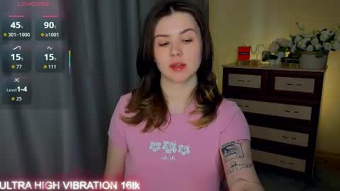 Snapshot of cutie_mili chatting on 06-19-26, 12:31 mili online show from 06-19-26, 12:31