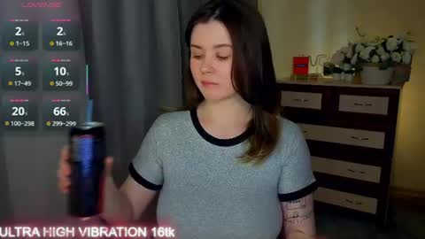 Snapshot of cutie_mili chatting on 06-20-26, 12:30 mili online show from 06-20-26, 12:30