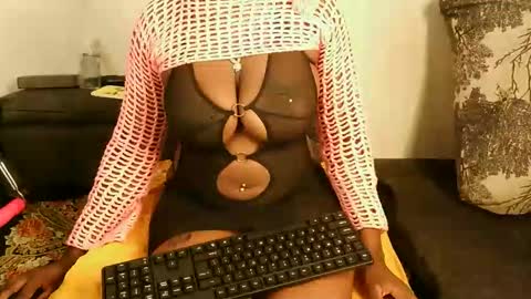 Snapshot of cutie_pumpkin_ chatting on 02-15-26, 08:05 CUTIE online show from 02-15-26, 08:05