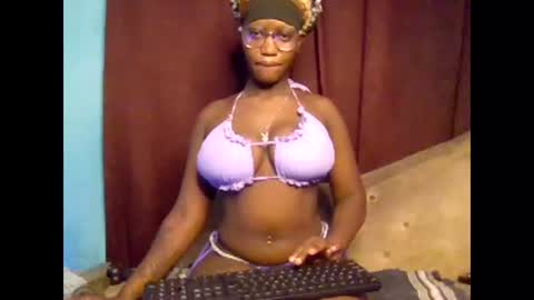 Snapshot of cutie_pumpkin_ chatting on 04-20-26, 08:39 CUTIE online show from 04-20-26, 08:39