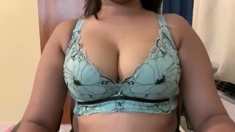Snapshot of cutie_ruhi chatting on 06-06-26, 07:40 Ruhii online show from 06-06-26, 07:40