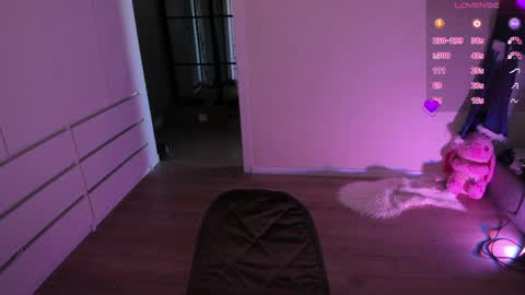 Kira online show from 04-04-26, 09:51