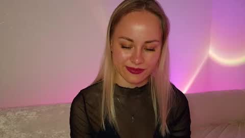 cutie_xoxo_ online show from 06-11-26, 08:07