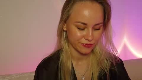 cutie_xoxo_ online show from 06-12-26, 08:08