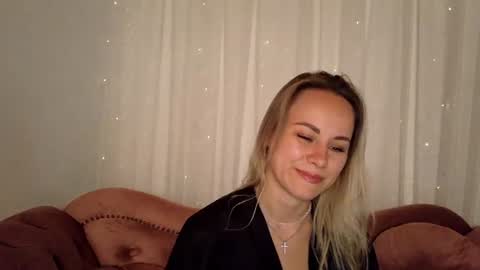 cutie_xoxo_ online show from 08-06-26, 08:16