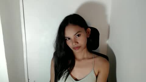 cutiee_lily2 online show from 05-29-26, 04:54