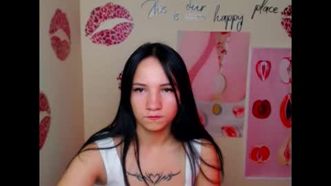 Snapshot of cutielady_ chatting on 09-22-25, 06:54 Emma online show from 09-22-25, 06:54