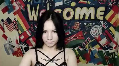 Snapshot of cutielady_ chatting on 11-22-25, 07:07 Emma online show from 11-22-25, 07:07