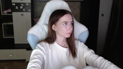 Snapshot of cutti_crystal chatting on 10-27-25, 06:12 Cutti Crystal online show from 10-27-25, 06:12