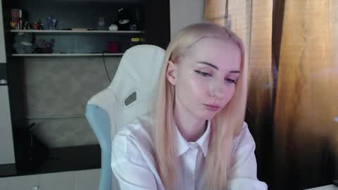 Cutti Crystal online show from 04-02-26, 01:58