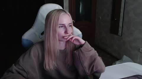 Cutti Crystal online show from 04-12-26, 04:12