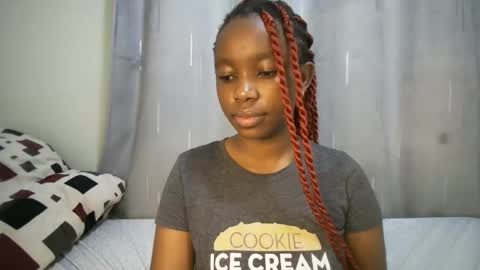 Snapshot of cutypookie chatting on 10-29-25, 05:20 cutypookie online show from 10-29-25, 05:20