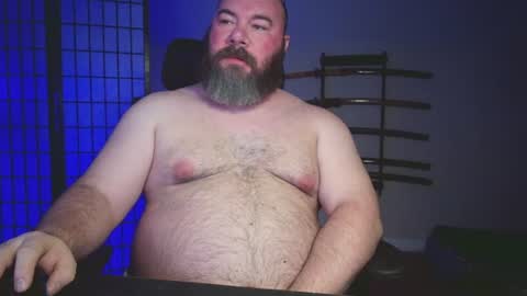 Snapshot of cwbyga chatting on 06-11-26, 03:37 Bubba Bull online show from 06-11-26, 03:37