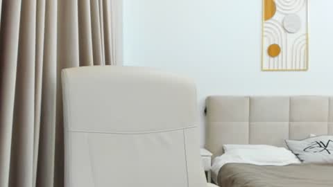 Eva online show from 12-13-24, 08:58